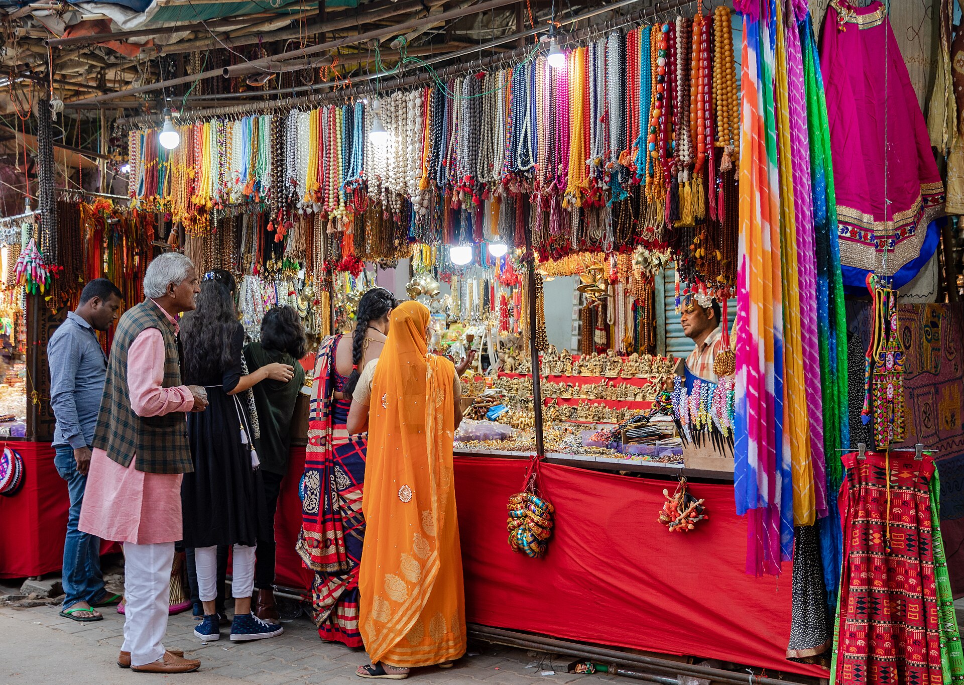 The bazaar at Pushkar in the evening